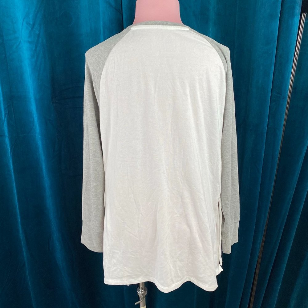 State of Mind Merry Christmas Raglan Sleeve Tee - Picture 4 of 6